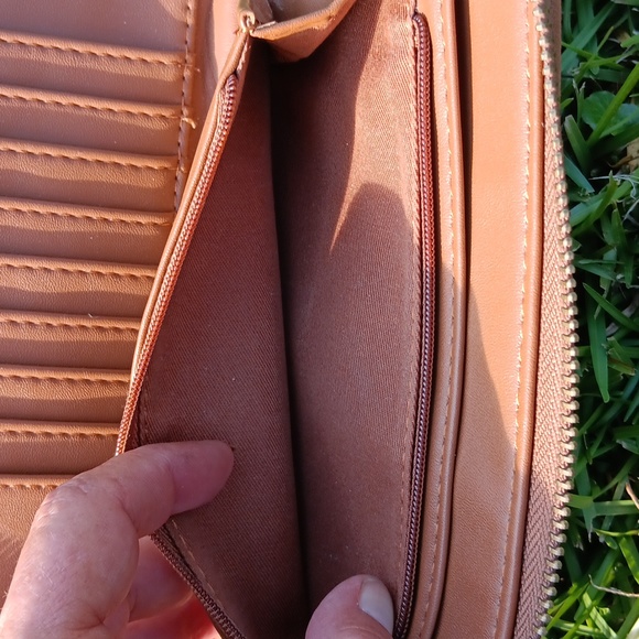 EUC UNIVERSAL THREAD LONG ZIP WALLET LIGHT BROWN - Picture 11 of 12